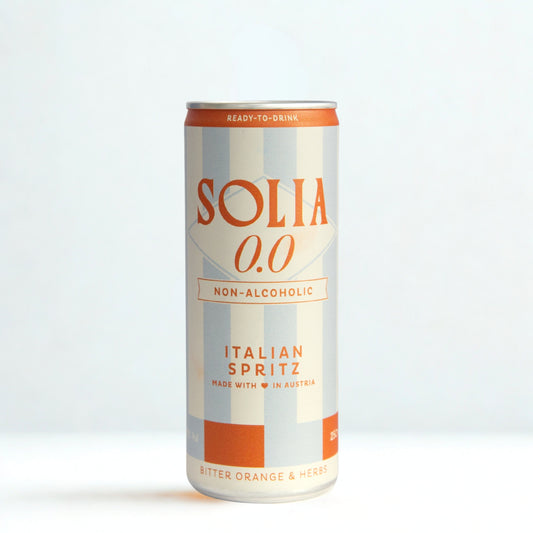 SOLIA 0.0 Italian Spritz 0,25-l-Dose auf weißem Studiohintergrund