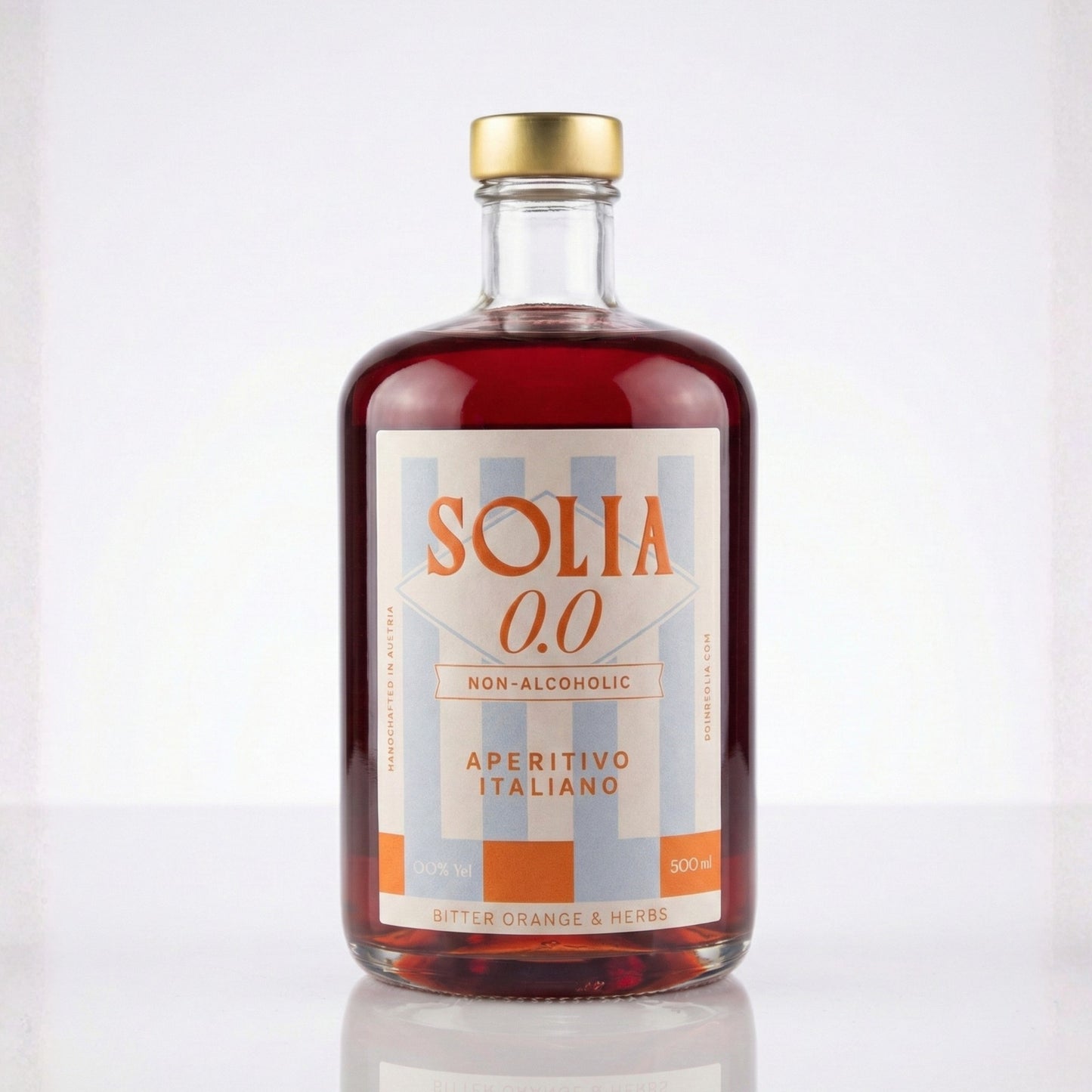 SOLIA 0.0 Aperitivo Italiano 0,5-l-Flasche auf weißem Studiohintergrund