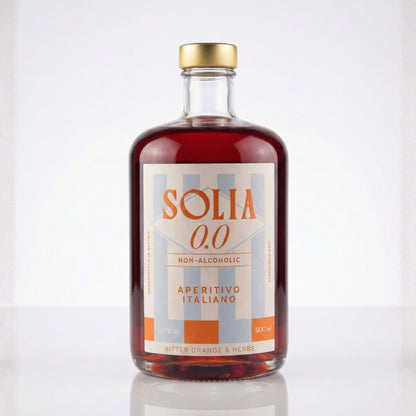 SOLIA 0.0 Aperitivo Italiano 0,5-l-Flasche auf weißem Studiohintergrund
